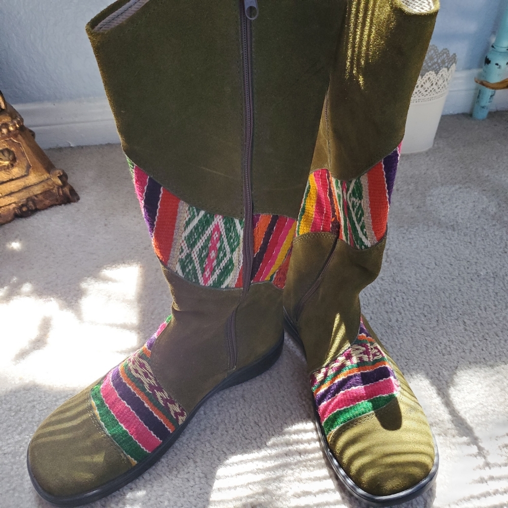Boots (🇵🇪 Peru)